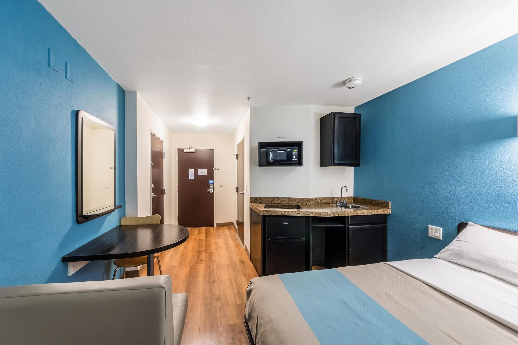 Hotel 6-laredo, Tx - Airport Laredo