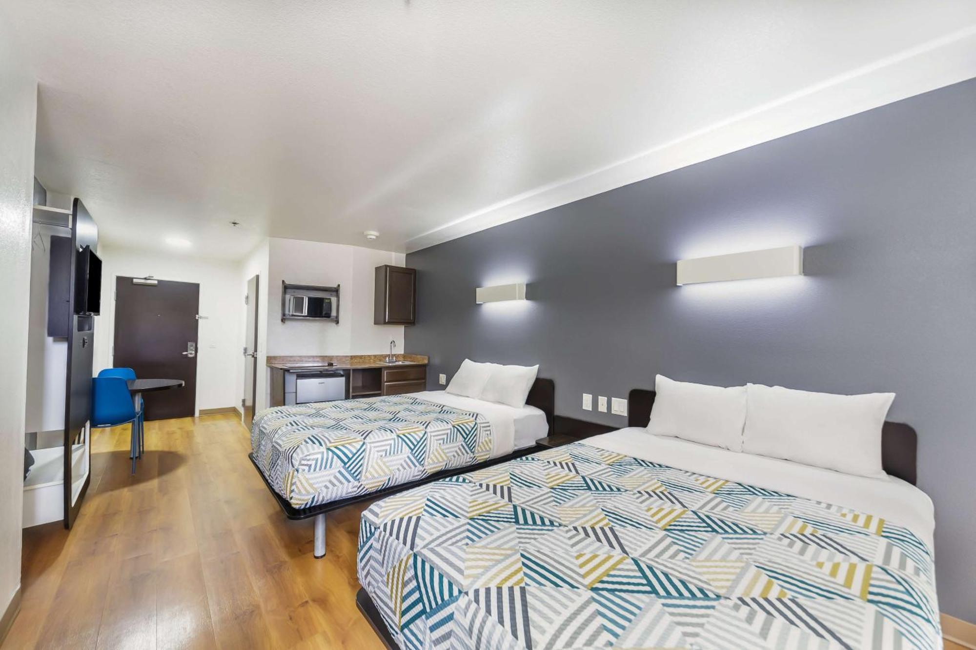 Hotel 6-laredo, Tx - Airport Laredo