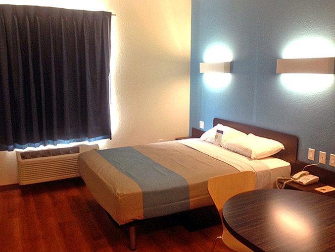 Hotel 6-laredo, Tx - Airport Laredo