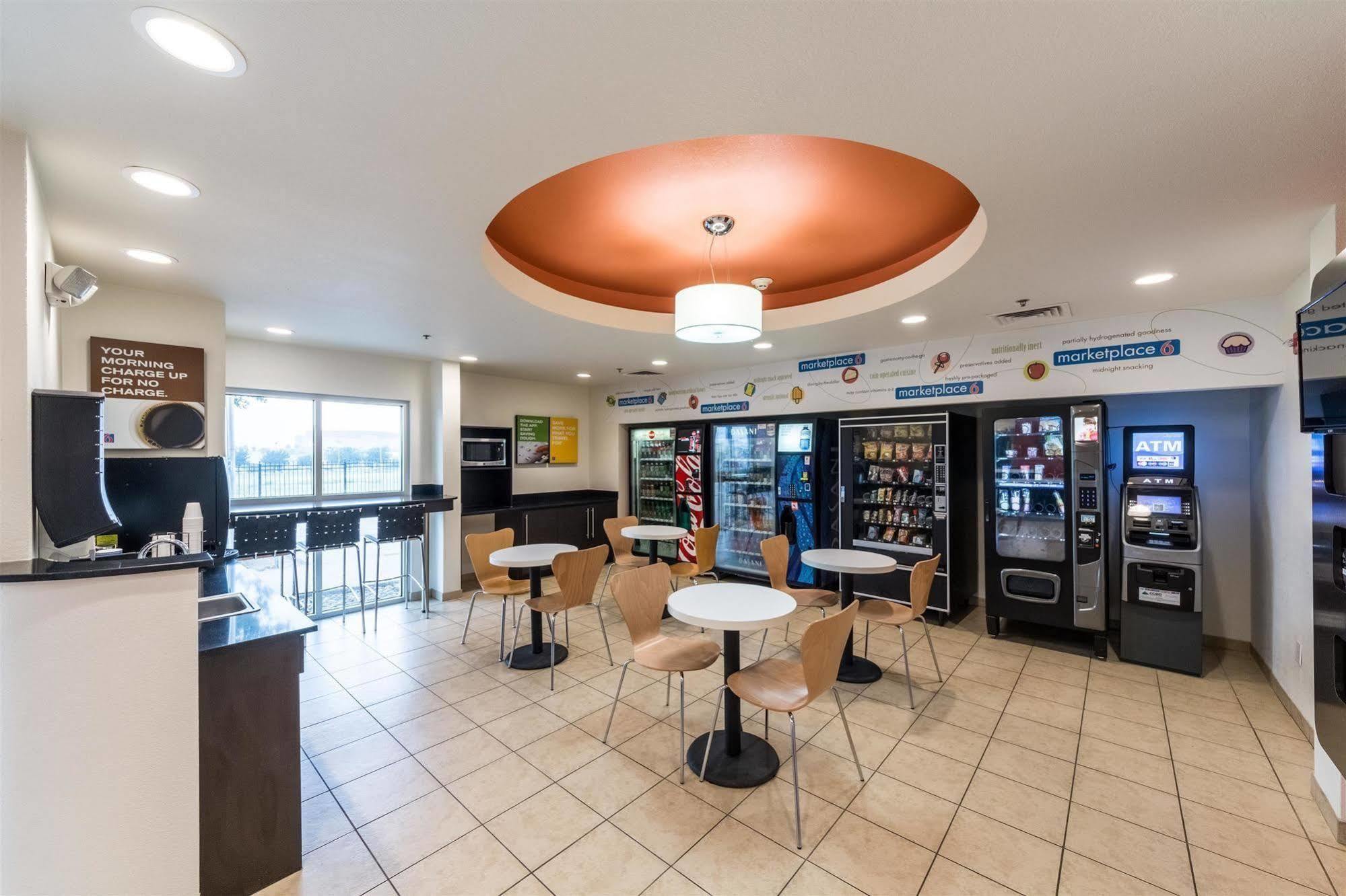 6-laredo, Tx - Airport